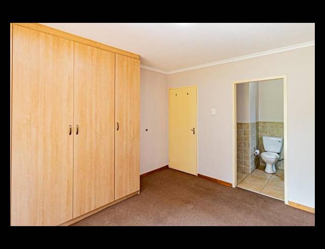 3 BEDROOM TOWNHOUSE FOR SALE IN CASTLEVIEW